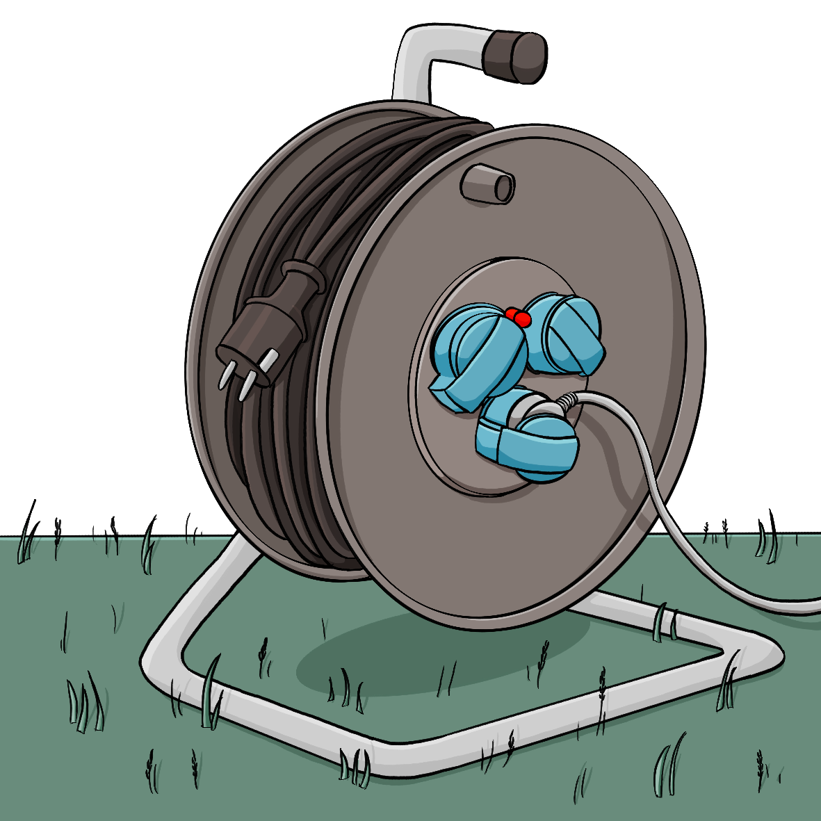 Eine Kabeltrommel mit Abdeckungen über den Steckdosen. Ein Stecker ist eingesteckt. Die Kabeltrommel steht auf einer Wiese.