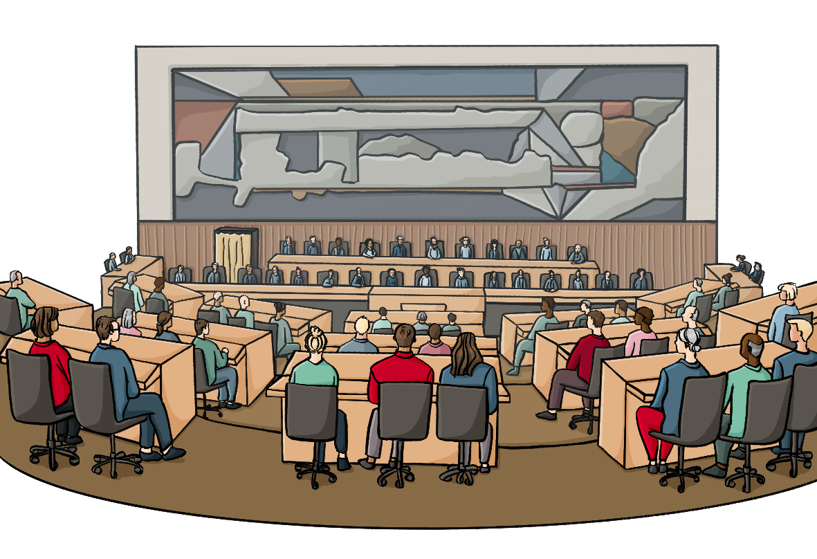 Menschen sitzen an mehreren Reihen bogenförmiger Tische, mit dem Rücken zum Betrachtenden. Gegenüber sitzen Menschen an langen, geraden Tischen. Hinter Ihnen an der Wand ist ein großes, abstraktes Wandbild.