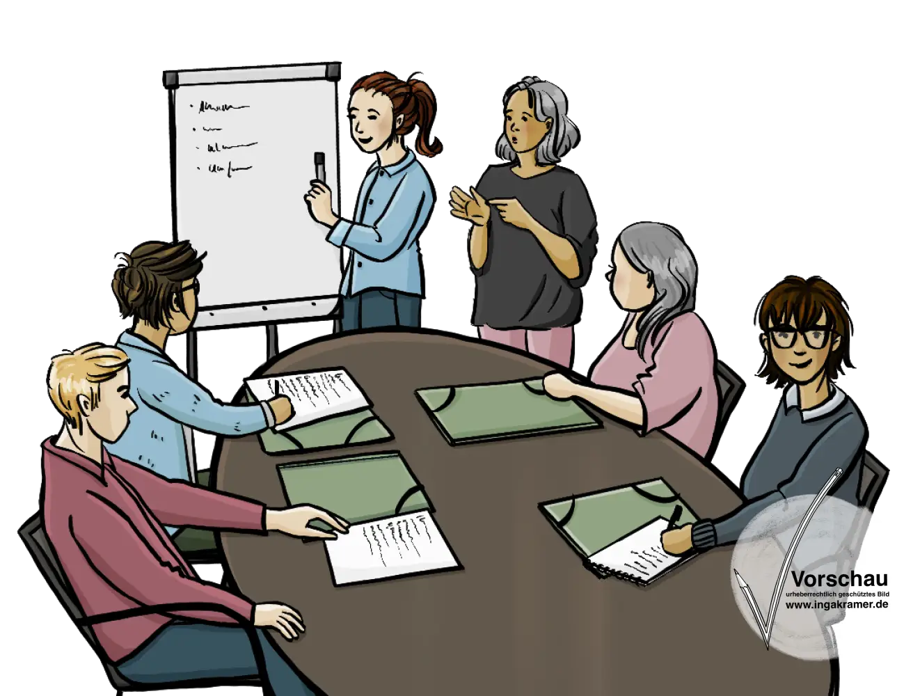 Menschen sitzen um einen Tisch herum. Auf dem Tisch liegen Mappen und Papiere. Eine Frau zeigt auf eine Flipchart. Neben der Flipchart steht eine Gebärdensprachdolmetscherin.