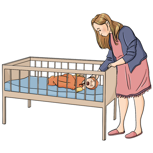 Alternativtext: Ein Baby liegt in einem Gitterbett und weint. Eine Frau im Nachthemd beugt sich über das Bett.