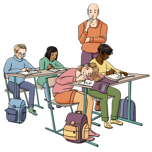 Jungen und Mädchen sitzen an Schultischen und schreiben in Hefte. Am vordersten Tisch hat ein Mädchen den Kopf auf den Tisch gelegt und starrt vor sich hin. Ein Mann steht neben dem Tisch und betrachtet das Mädchen nachdenklich.
