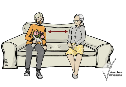 Eine Frau und eine ältere Frau sitzen auf einem Sofa. Sie halten Abstand. Zwischen ihnen ist ein roter Pfeil. Der Pfeil zeigt den Abstand. Die jüngere Frau hält einen Blumenstrauß in der Hand.