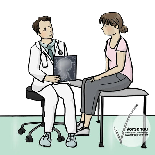 Eine Frau sitzt auf einer Untersuchungs-Liege. Vor ihr sitzt ein Arzt auf einem Stuhl. Der Arzt hält eine Röntgen-Aufnahme in der Hand. 