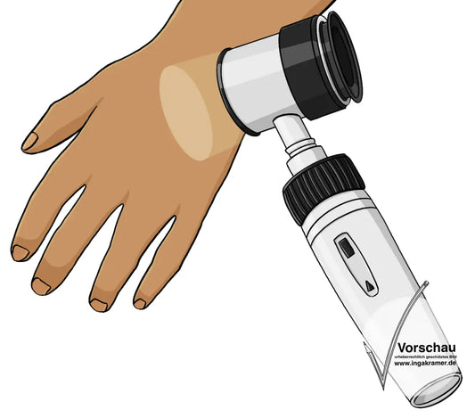 Ein Auflichtmikroskop leuchtet auf einen Handrücken.