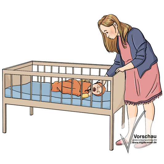 Alternativtext: Ein Baby liegt in einem Gitterbett und weint. Eine Frau im Nachthemd beugt sich über das Bett.