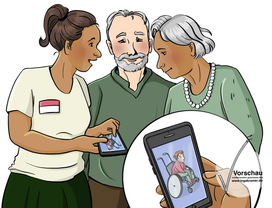 Eine Frau mit Namensschild zeigt einem Mann und einer Frau ihr Handy. Auf dem Handy ist ein Bild von einem Kind im Rollstuhl.