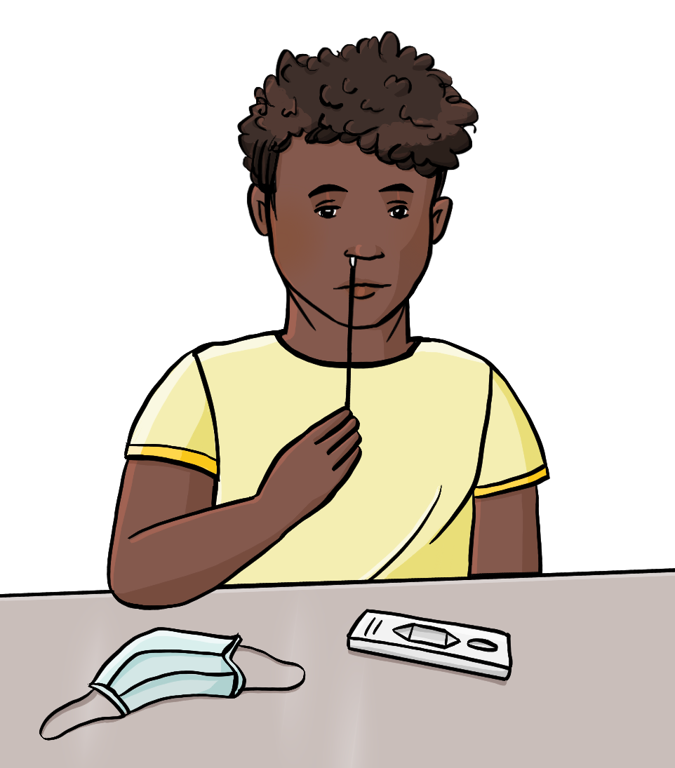 Ein Junge sitzt an einem Tisch und macht einen Corona-Schnelltest. Er steckt den Tupfer in die Nase. Auf dem Tisch liegen die Testkassette und ein Mundschutz.