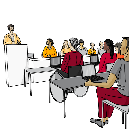 Eine Frau steht an einem Rednerpult. Neben ihr sitzen Frauen an einem langen Tisch. Gegenüber sitzen weitere Frauen an Tischen. Vereinzelt sind auch Männer dabei.