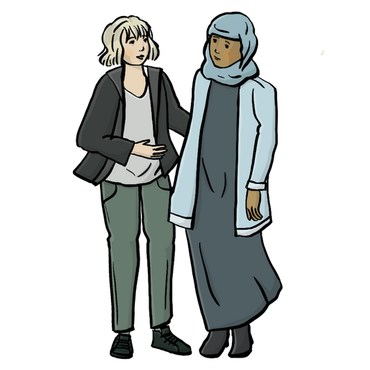 Zwei Frauen reden miteinander. Eine von ihnen trägt ein Kopftuch.