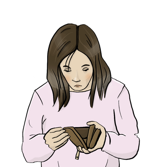 Ein Frau schaut traurig in ihr Portemonnaie. Das Portemonnaie ist leer. 