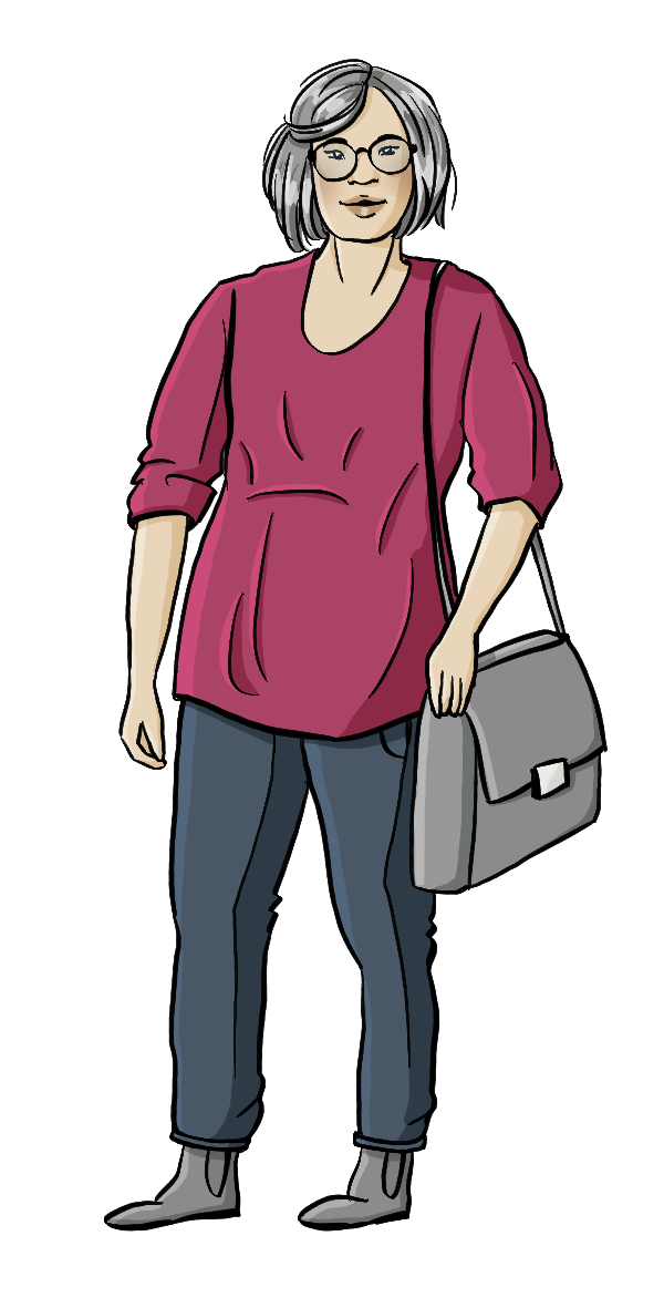 Eine Frau um die 50 Jahre mit grauen, kinnlangen Haaren und Brille. Sie trägt eine lockere Bluse, Jeans, Stiefeletten und eine Handtasche. 