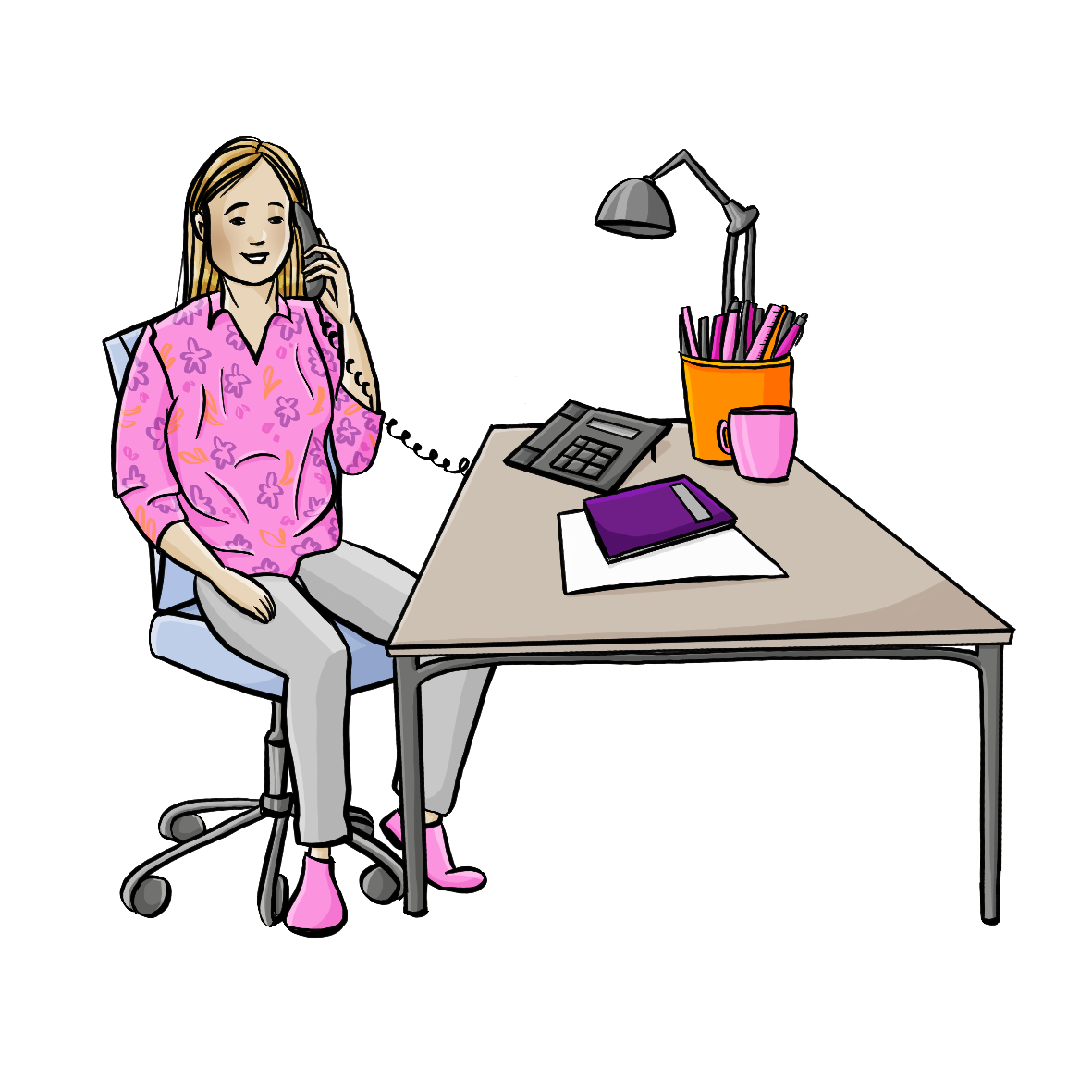 Eine Frau sitzt am Schreibtisch und hält sich einen Telefonhörer ans Ohr. 