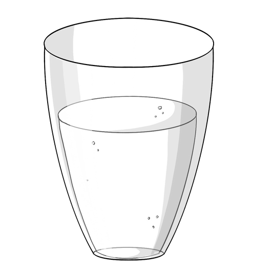 Ein Glas mit einer durchsichtigen Flüssigkeit.